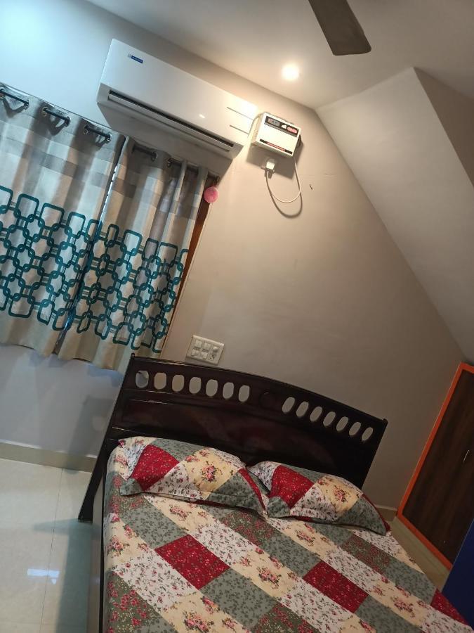 Advik Homestays Tirupati Bagian luar foto