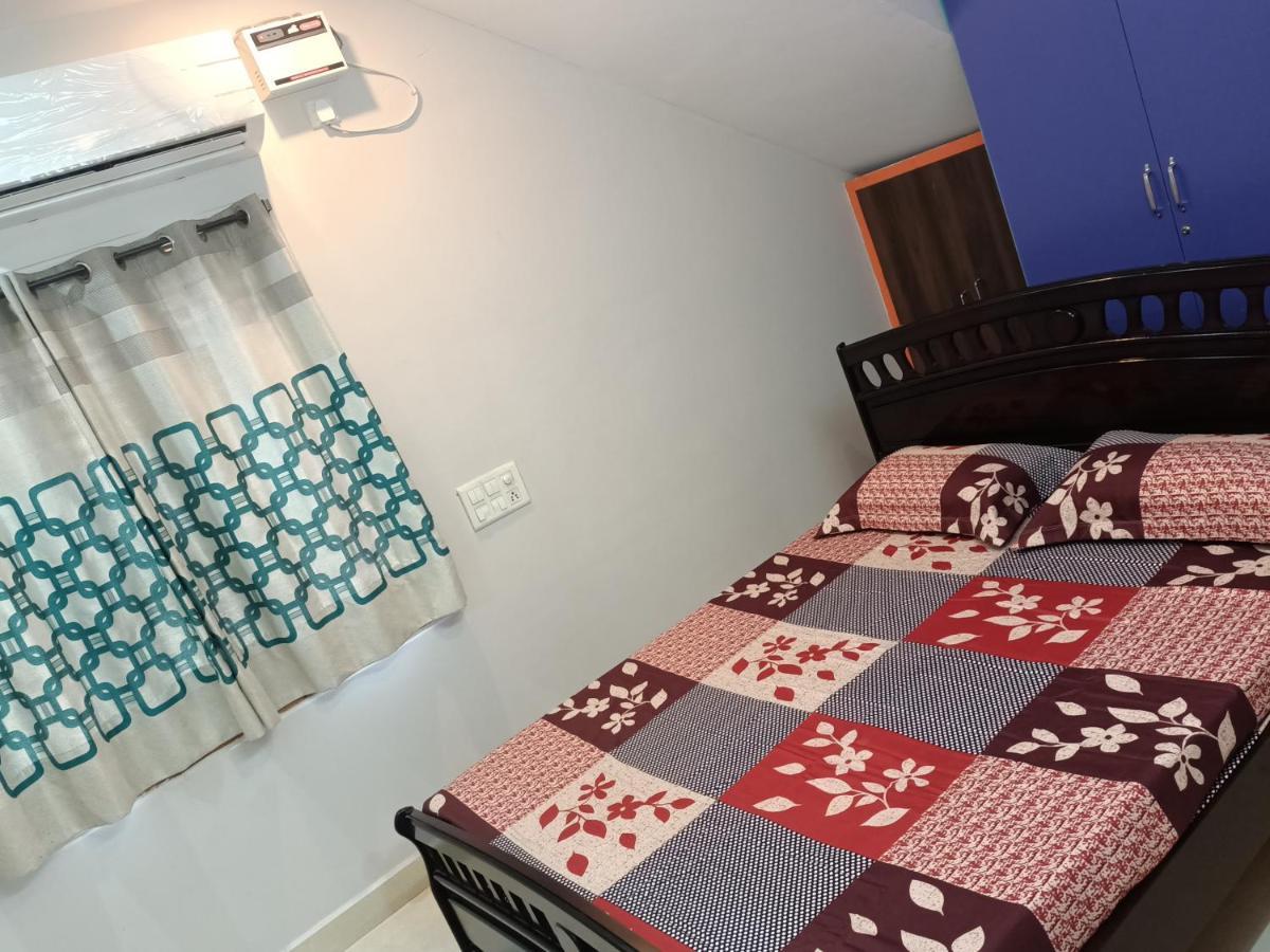 Advik Homestays Tirupati Bagian luar foto