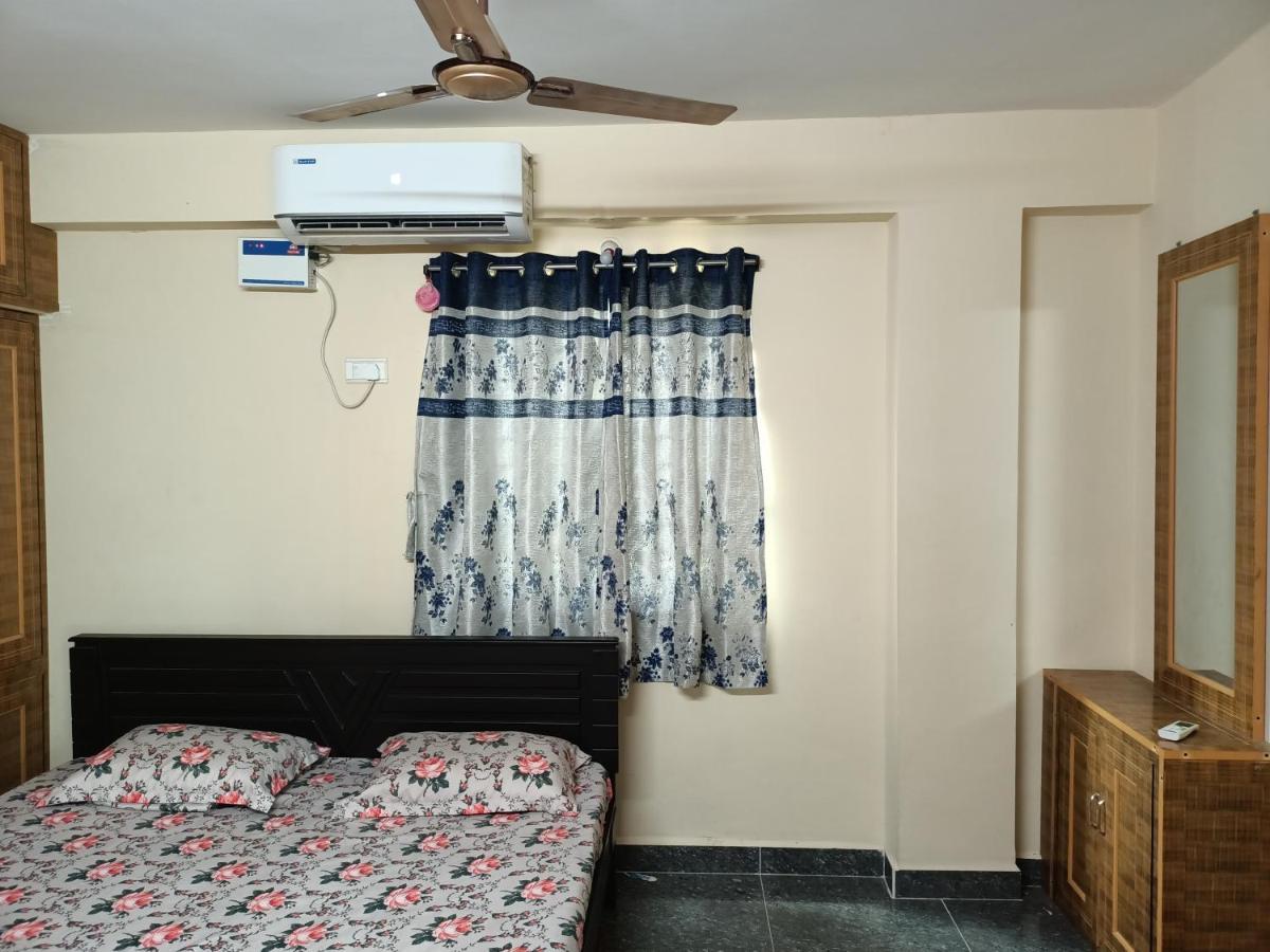 Advik Homestays Tirupati Bagian luar foto