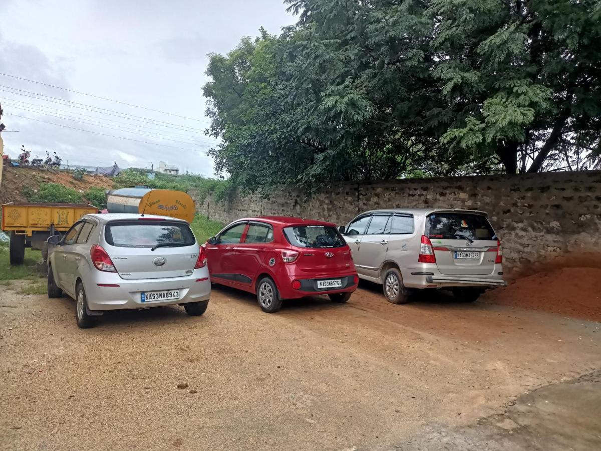 Advik Homestays Tirupati Bagian luar foto