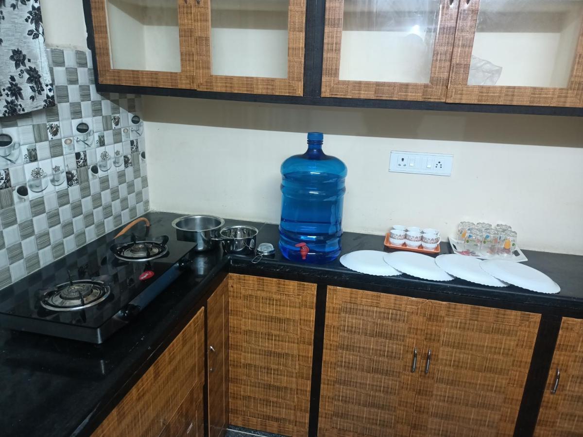Advik Homestays Tirupati Bagian luar foto