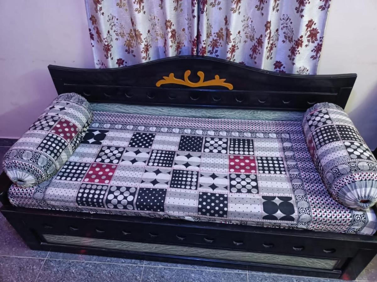 Advik Homestays Tirupati Bagian luar foto